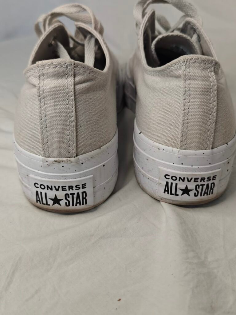 Converse Chuck Taylor All Star ~ Offwhite / Greige ~ Strl 39,5