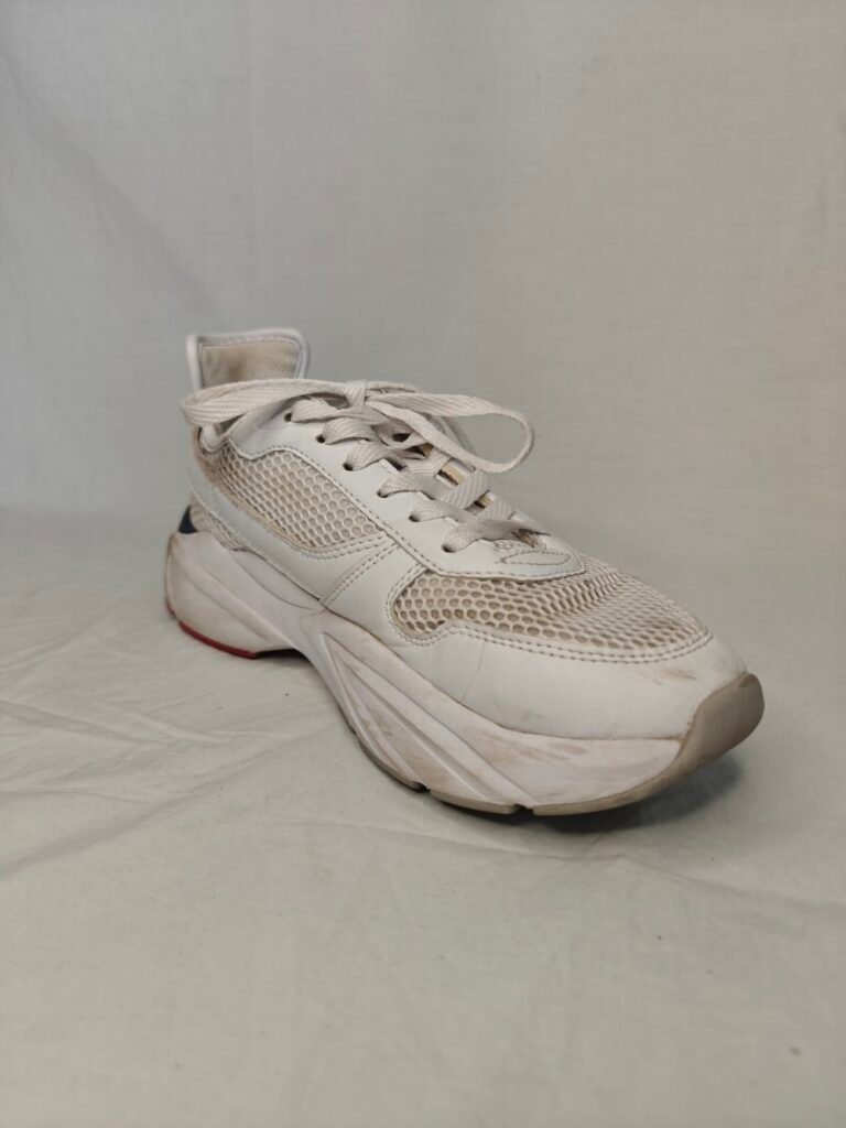 Fila Sneakers ~ Vita ~ Strl 39