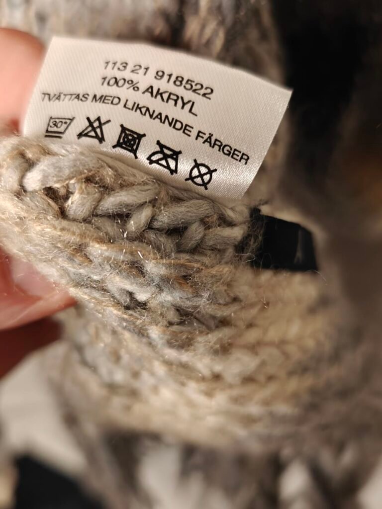 Åhléns Stickad Halsduk ~ Randig med Fransar (~2m) ~ Strl One Size
