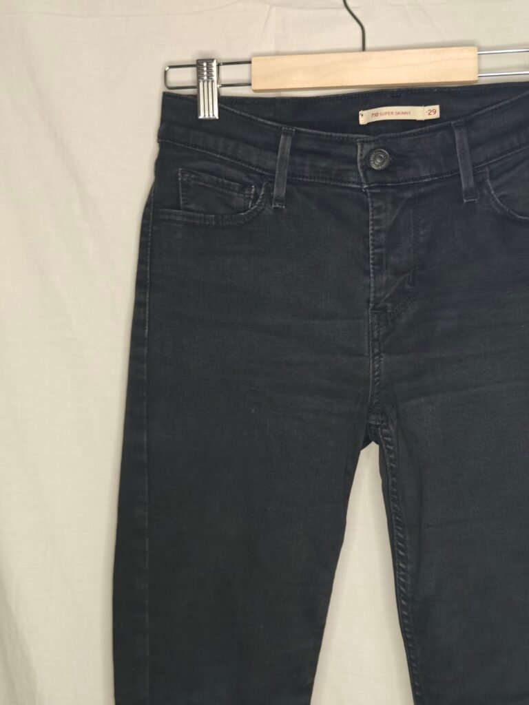Levi Strauss 710 Super Skinny Jeans ~ Svart ~ Strl W29/L30