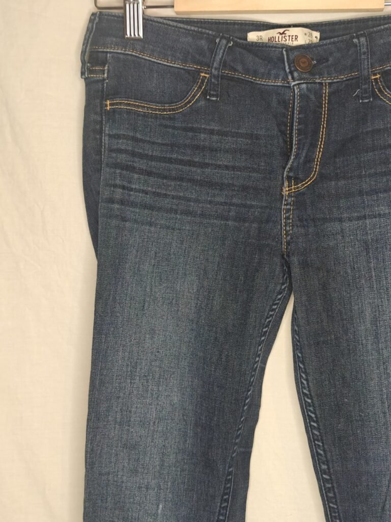 Hollister Jeans ~ Marinblå ~ Strl W26/L29